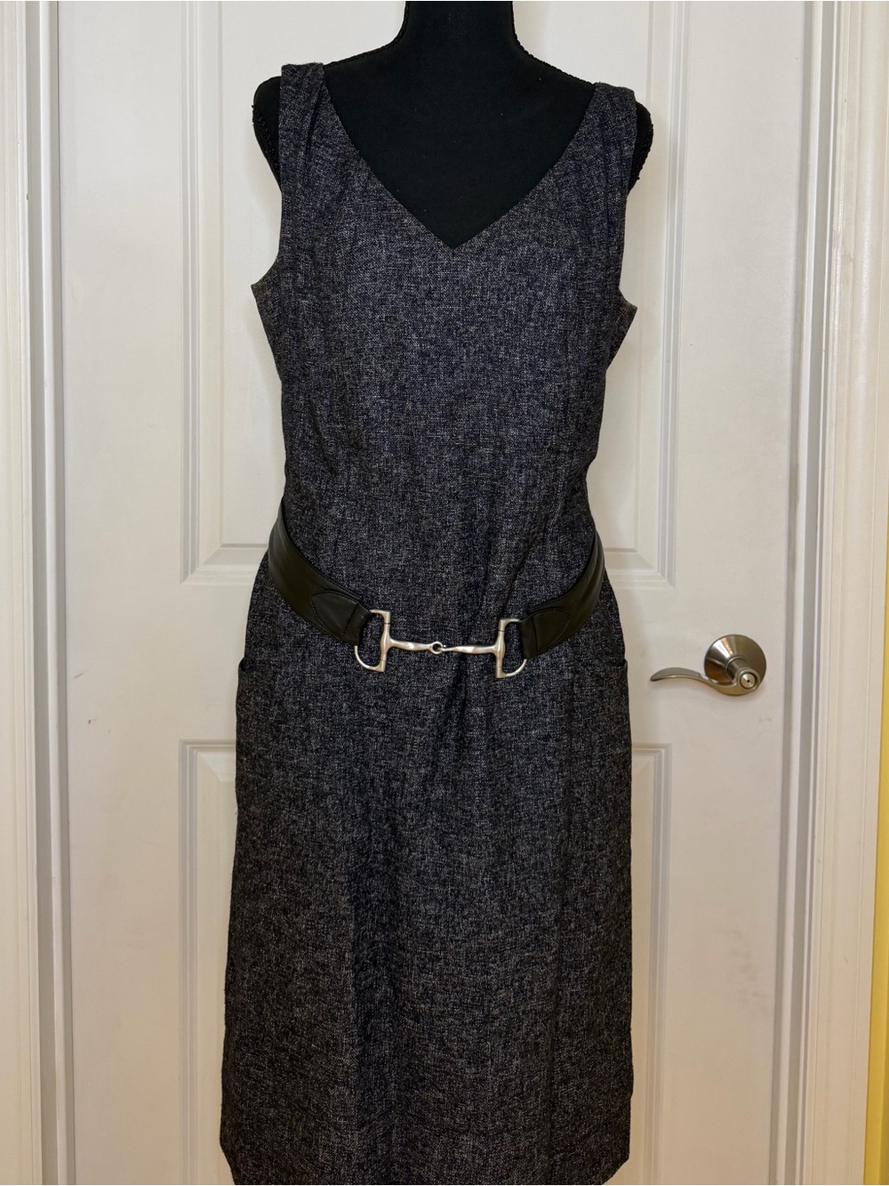 Lafayette 148 NY Sleeveless V-Neck Midi Dress in Charcoal w/ belt accent, size 8